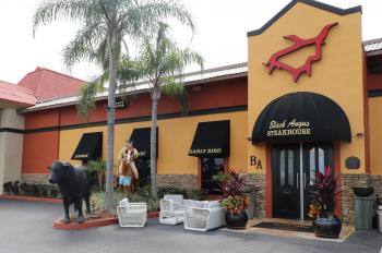 black-angus-bar-and-grill